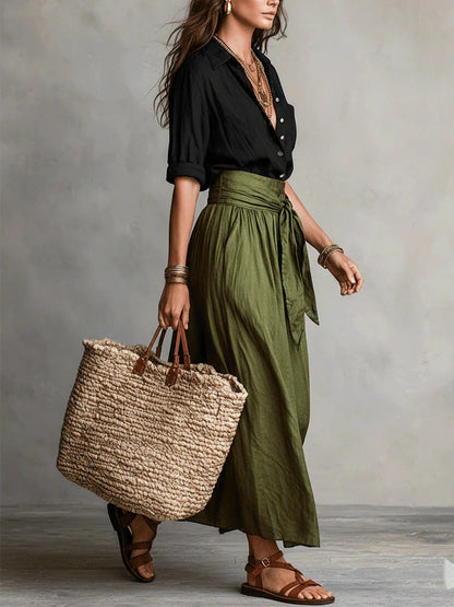 Vera | Conjunto de dos piezas: camiseta negra y falda midi verde oliva